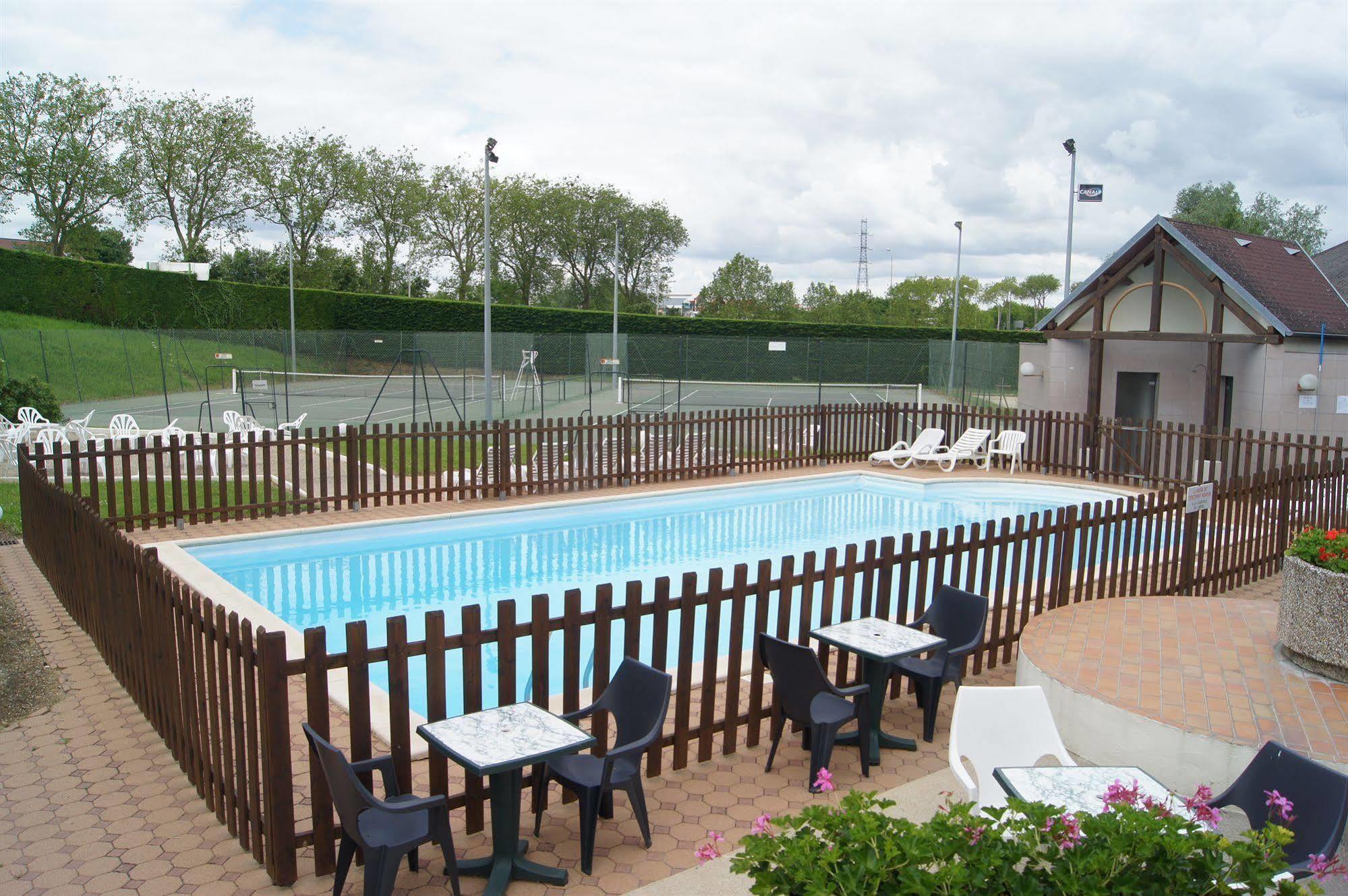 Hotel Ibis Styles Auxerre Nord Exteriör bild
